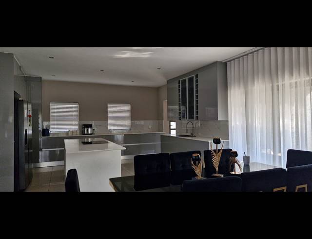 4 BEDROOM FREESTANDING FOR SALE IN SAVANNAH COUNTRY ESTATE